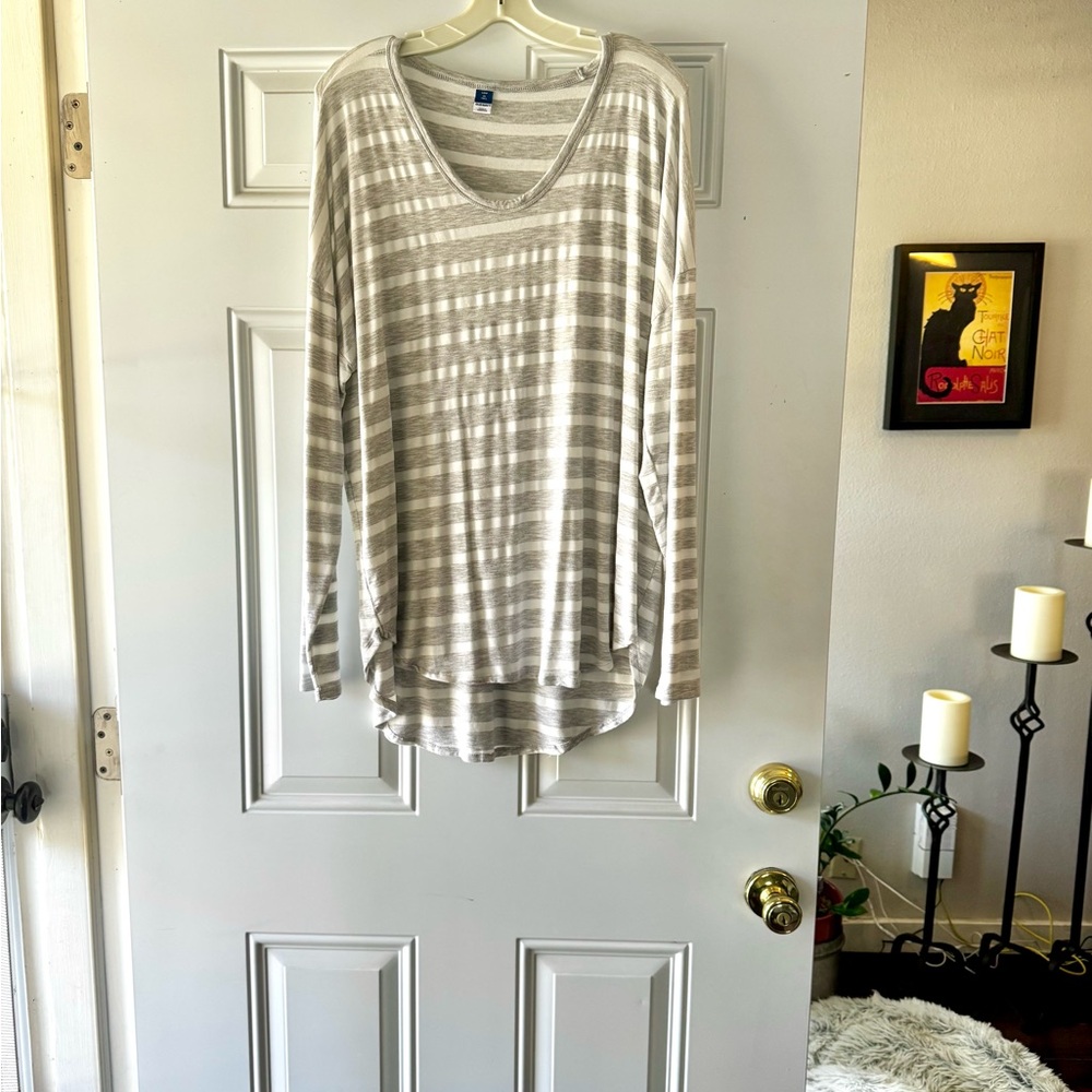 Old Navy Gray and White Ribbed Long Sleeve Tunic